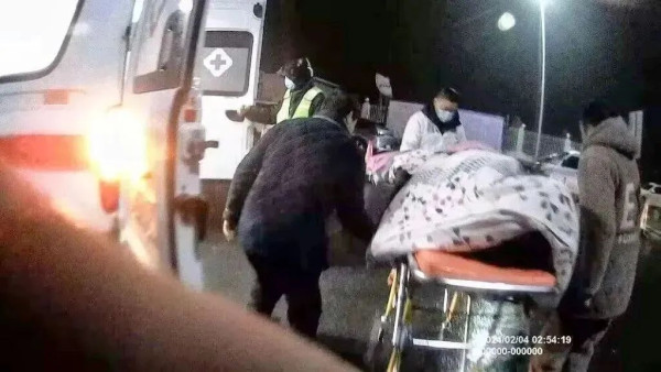 大雪冻住了湖北高速，却冻不住湖北人民的热心肠！